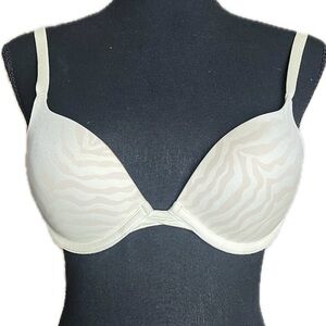 Hanes Ivory/Cream Zebra Print Push Up Bra with underwire. Women’s size 36B